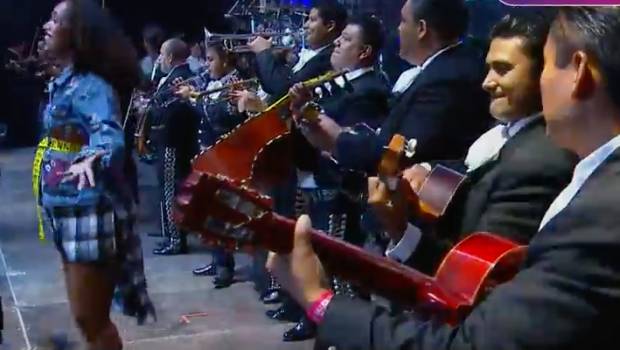 VIDEO: Así sonó 'Sapito' de Belinda en el #AMLOfest. Noticias en tiempo real