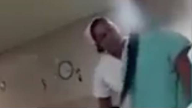 VIDEO: Enfermera golpea a niña; IMSS en Culiacán ya la cesó. Noticias en tiempo real