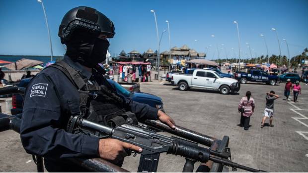 Atacan a policías en carretera de Sinaloa; hay un muerto. Noticias en tiempo real