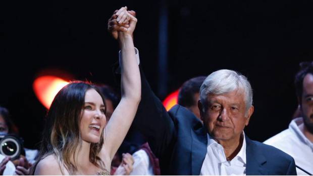 Felicita Belinda a López Obrador tras virtual triunfo. Noticias en tiempo real