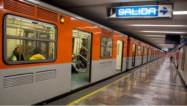 Ordena Amieva mayor afluencia de trenes a estaciones del Metro cercanas al Zócalo. Noticias en tiempo real