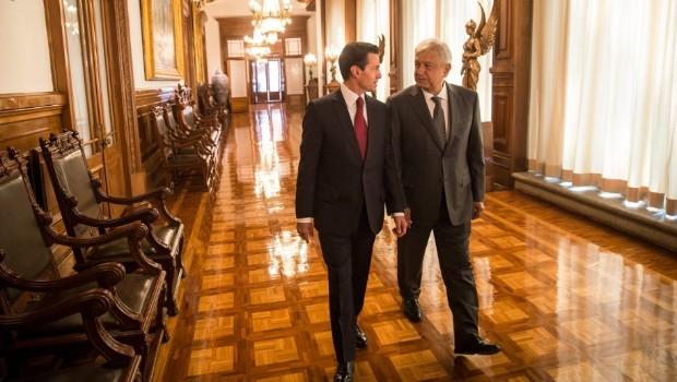 Recorren Peña Nieto y AMLO el Palacio Nacional. Noticias en tiempo real