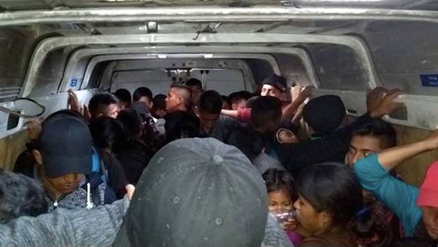 Rescatan a 53 migrantes abandonados en Tabasco. Noticias en tiempo real