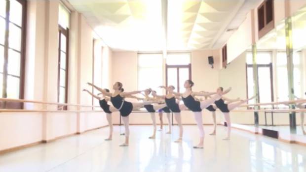 VIDEO: Los 'pasos' del #NeymarChallenge llegan hasta una escuela de ballet. Noticias en tiempo real