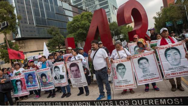 Culpan al Gobierno de obstaculizar la creación de Comisión de la Verdad para caso Iguala. Noticias en tiempo real