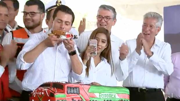 Festeja Peña Nieto su cumpleaños 52 durante acto en Colima. Noticias en tiempo real