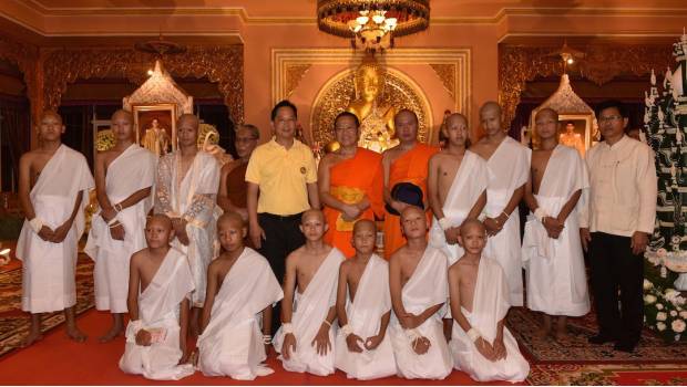 Niños atrapados en cueva en Tailandia se vuelven budistas. Noticias en tiempo real