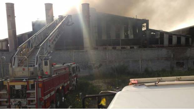 Se incendia fábrica de aluminio en San Nicolás, Nuevo León. Noticias en tiempo real
