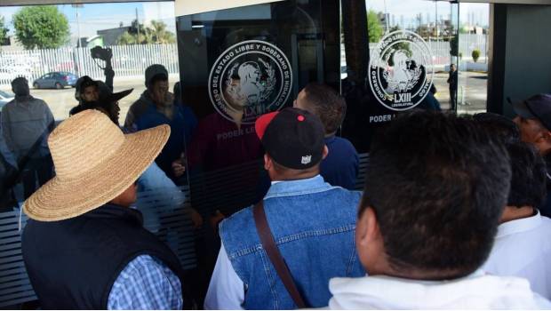 Integrantes de Morena violentan Congreso del Estado en Hidalgo. Noticias en tiempo real