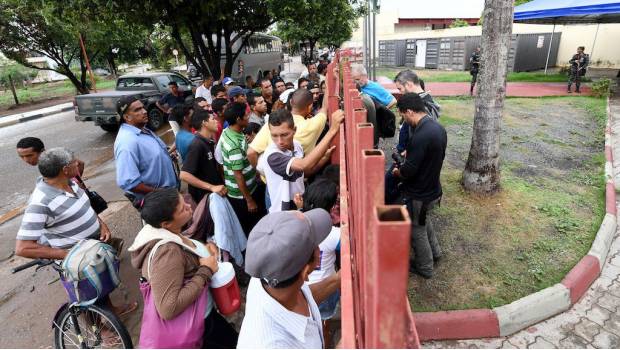 Cierran frontera entre Brasil y Venezuela a migrantes. Noticias en tiempo real