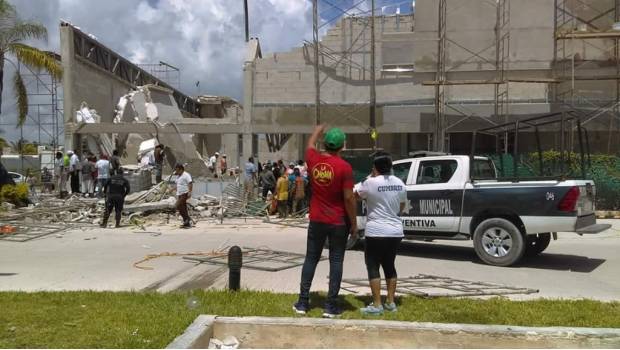 Derrumbe en Puerto Morelos deja un muerto. Noticias en tiempo real