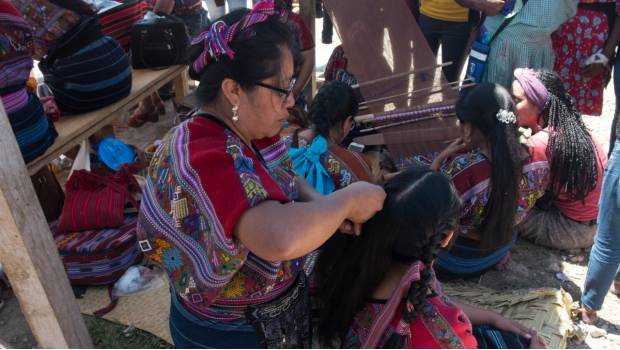 Estiman 185 millones de mujeres indígenas en el mundo. Noticias en tiempo real