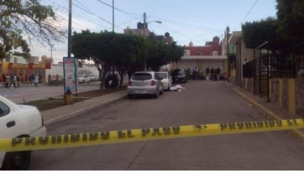 Asesinan a dos hombres en plena misa en Mazatlán. Noticias en tiempo real
