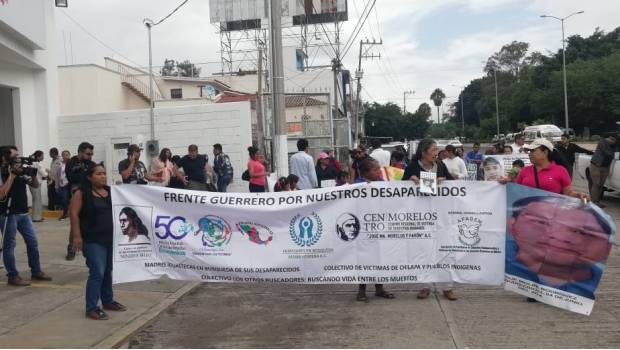 Astudillo criminaliza a desaparecidos; colectivos exigen disculpa pública. Noticias en tiempo real