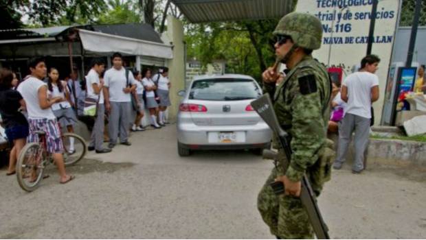Vigilarán militares regreso a clases en Acapulco. Noticias en tiempo real