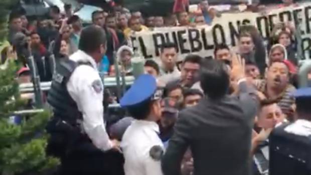 VIDEO: Protestan por 43 de Ayotzinapa frente a Consejo de la Judicatura Federal. Noticias en tiempo real