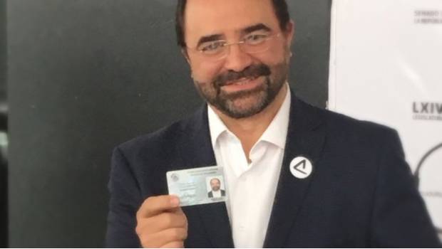 Va Emilio Álvarez Icaza como senador independiente. Noticias en tiempo real