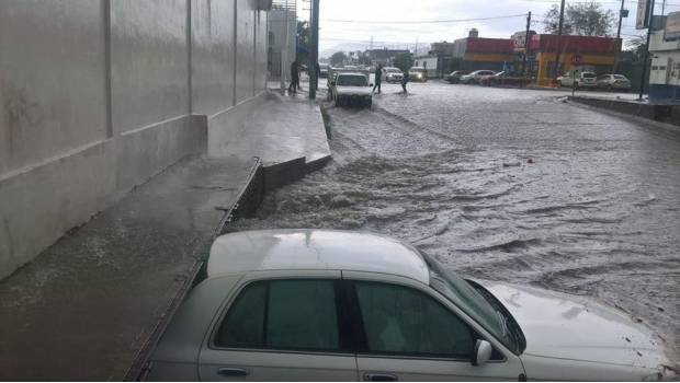 Salvan de morir a mujer tras tormenta en Hermosillo. Noticias en tiempo real