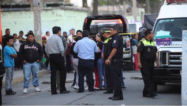 Enfrentamiento entre comerciantes y policías deja 3 detenidos y varios heridos en Chalco. Noticias en tiempo real