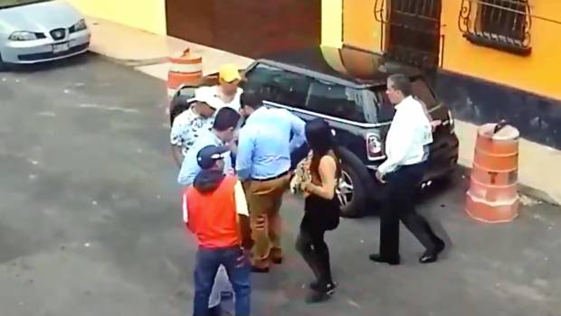Difunden video de asalto con violencia cerca de metro Tacuba. Noticias en tiempo real