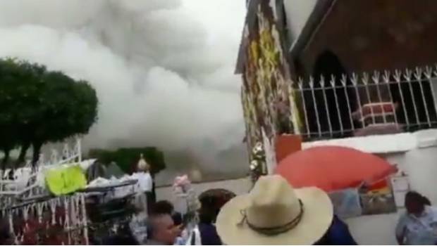 VIDEO: Fuerte explosión de pirotecnia durante fiesta religiosa en Coyoacán. Noticias en tiempo real