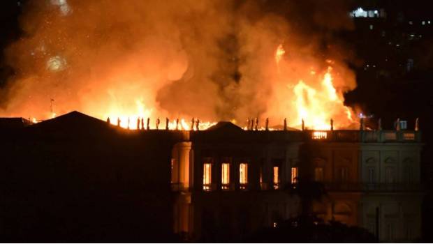 Se han perdido 200 años de conocimiento: Temer sobre incendio de Museo Nacional. Noticias en tiempo real