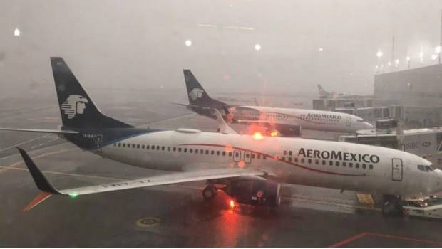 Aeropuerto de Monterrey suspende operaciones por clima. Noticias en tiempo real