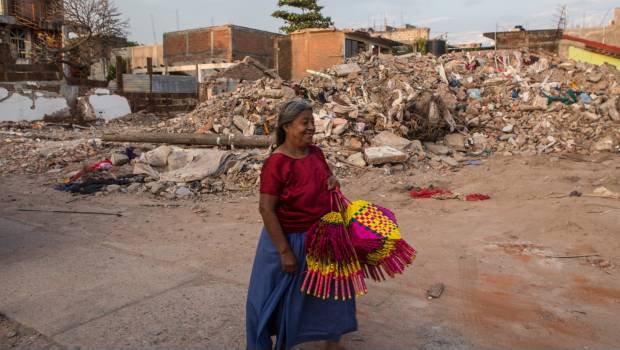 Entre escombros y aguas negras sigue Juchitán a un año del sismo. Noticias en tiempo real