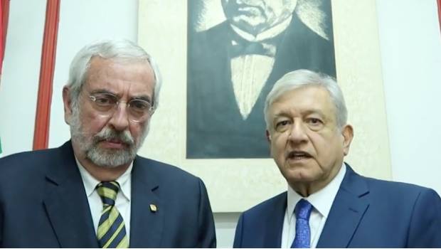 El rector Enrique Graue y el presidente electo AndrÃ©s Manuel LÃ³pez Obrador.