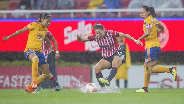Tormenta y bronca marcan derrota de Chivas ante Tigresas (VIDEO). Noticias en tiempo real