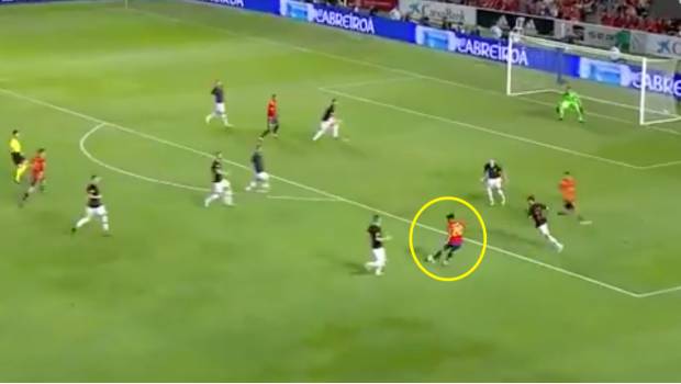 VIDEO: La increíble jugada de Asensio que terminó en un 'autogolazo' de Croacia. Noticias en tiempo real