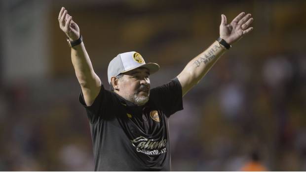 “Si me explota el corazón, que me explote en una cancha de futbol”: Maradona. Noticias en tiempo real
