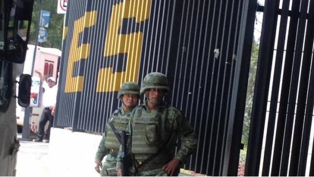 Alarma presencia de militares en inmediaciones de FES Acatlán. Noticias en tiempo real