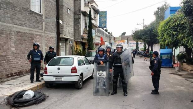 Policías frustran linchamiento de 2 sujetos en Iztapalapa. Noticias en tiempo real