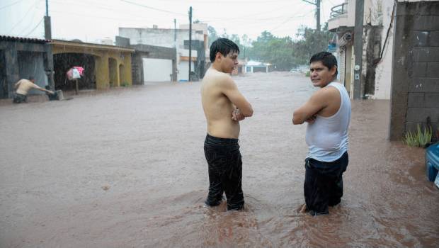 Suman 4 muertos y más de 350 mil viviendas afectadas por lluvias en Sinaloa. Noticias en tiempo real
