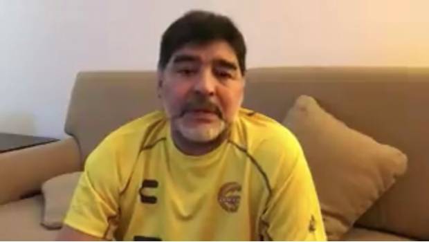 Maradona regalará balones firmados a quienes ayuden a sinaloenses. Noticias en tiempo real
