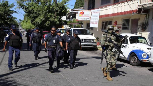 Desarmados, policías municipales de Acapulco retoman sus labores. Noticias en tiempo real