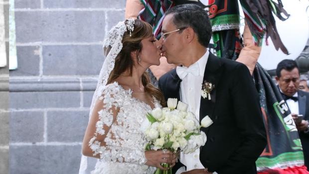 Acude AMLO a boda de César Yáñez. Noticias en tiempo real