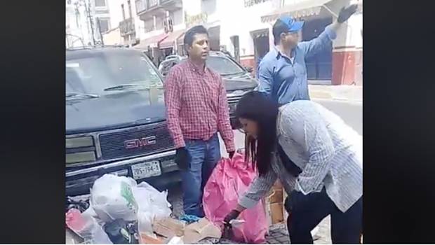 VIDEO: Servicio de limpia hace paro laboral y alcalde sale a recoger la basura en Zacatecas. Noticias en tiempo real