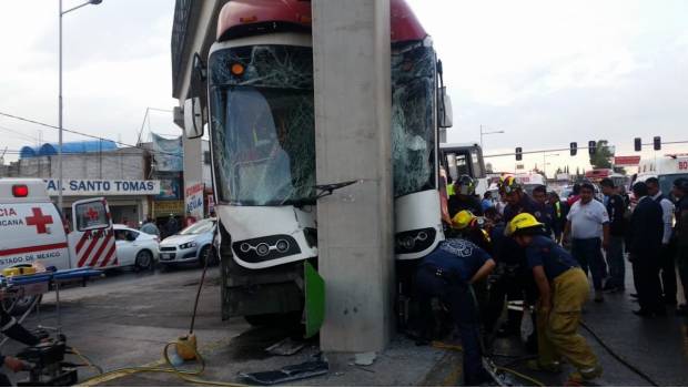 Choque de Mexibús en Ecatepec deja varios pasajeros lesionados. Noticias en tiempo real