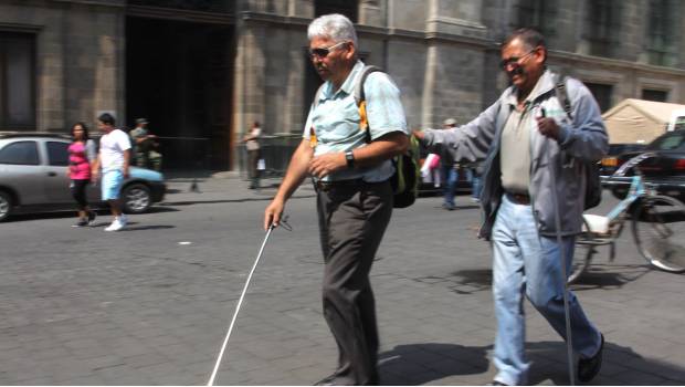 Crean "gafas inteligentes" para discapacitados visuales en la UNAM. Noticias en tiempo real