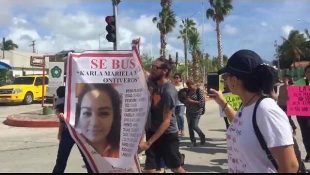 Marcha silenciosa para exigir justicia por feminicidio en Los Cabos. Noticias en tiempo real