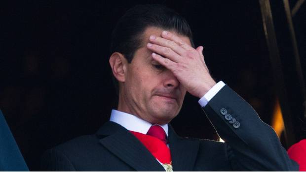 “¿Qué hubieran hecho ustedes?”... En duda, estatua de Peña Nieto en Los Pinos. Noticias en tiempo real