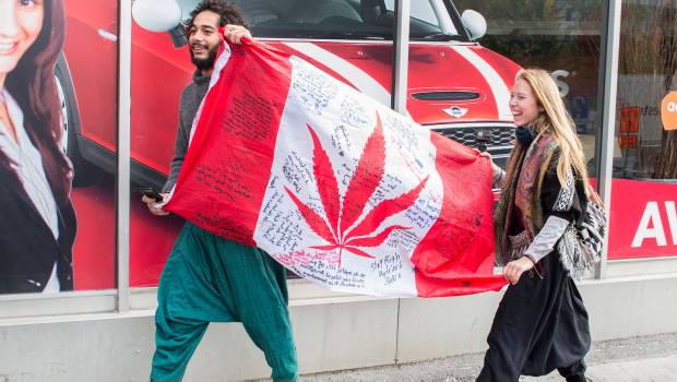 Canadá legaliza mariguana con fines lucrativos; Trudeau dice que cumplió. Noticias en tiempo real