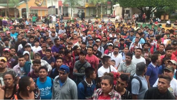 Impiden tránsito a migrantes en frontera de Guatemala con México. Noticias en tiempo real