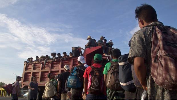 Caravana migrante parte hacia Juchitán. Noticias en tiempo real