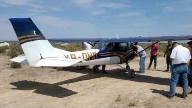Avioneta aterriza de emergencia en carretera de Coahuila. Noticias en tiempo real