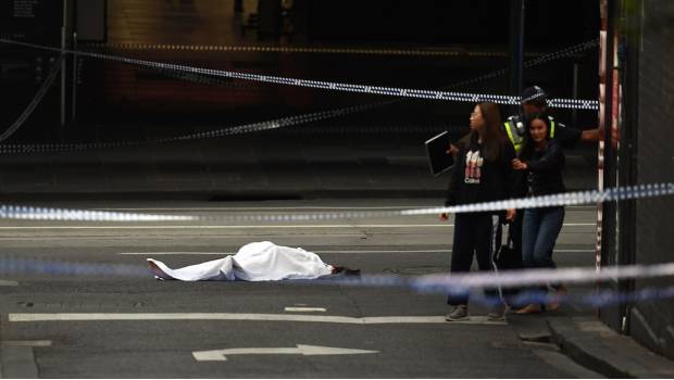 Hombre mata a una persona con cuchillo y hiere a 2 en Australia. Noticias en tiempo real