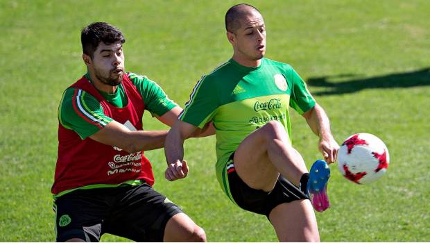 Néstor Araujo: “Quisiera que ‘Chicharito’ estuviera siempre en la Selección”. Noticias en tiempo real