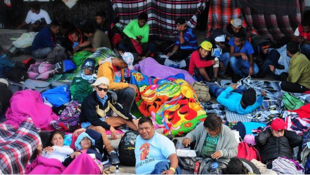 Migrantes comienzan a salir de Querétaro para llegar a Guanajuato. Noticias en tiempo real